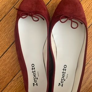NW Repetto Red Classic Suede Ballet Flats Size 7 1/2 (In Box)
